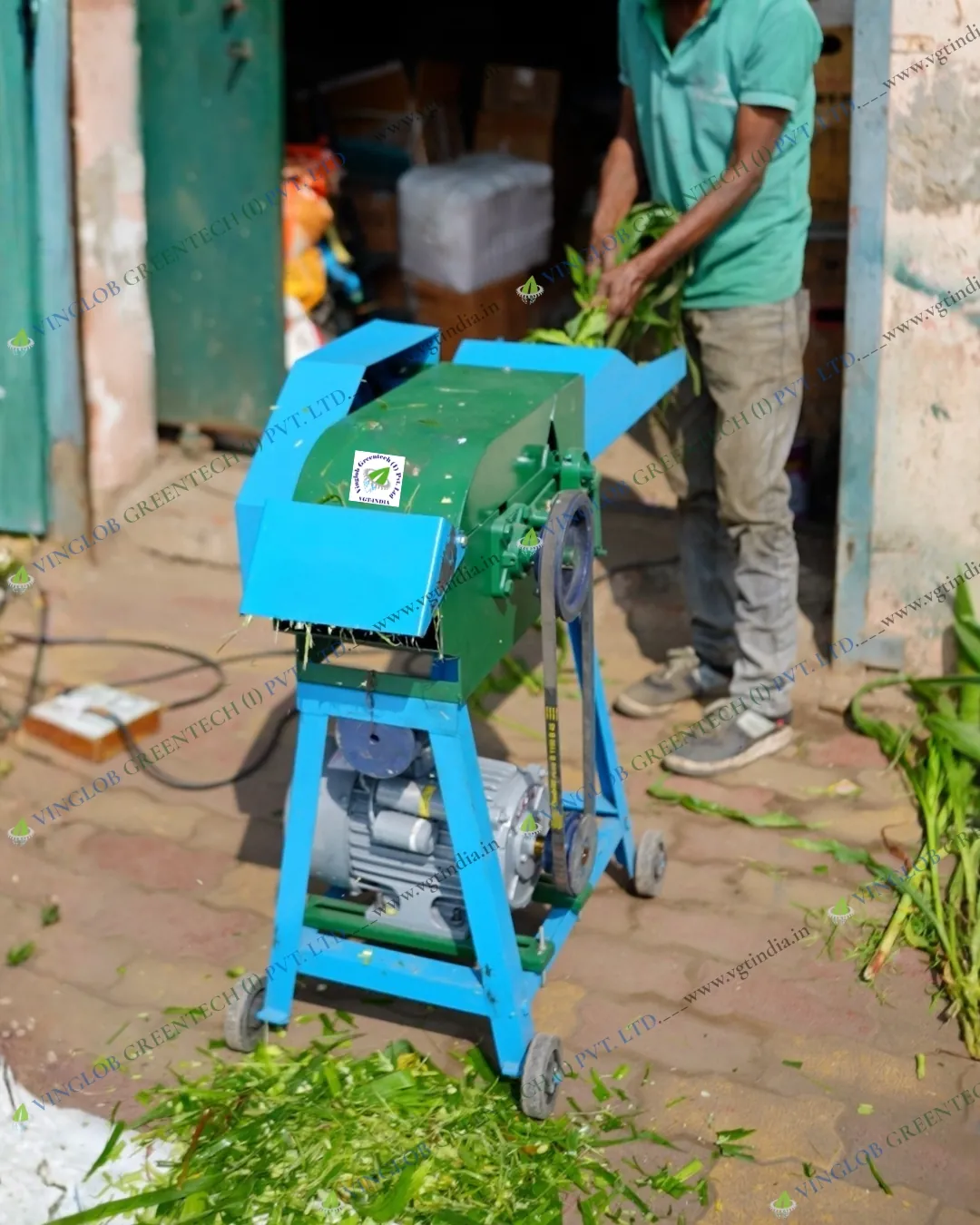 Horizontal Chaff Cutter/Grass Cutter Machine with 2 HP Motor, Cutting Capacity 200-400 Kg/hr - Image 3