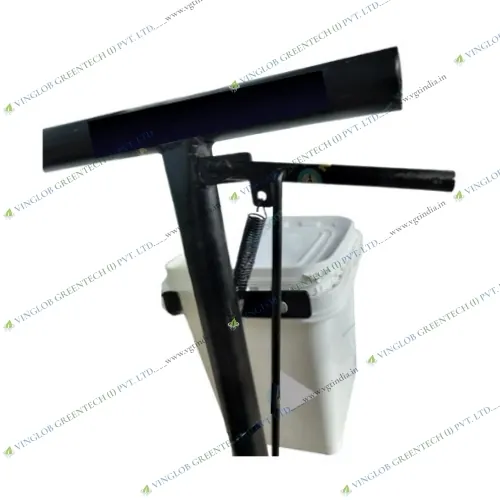 Manual Fertilizer Spreader (Hand Operated) - Image 2